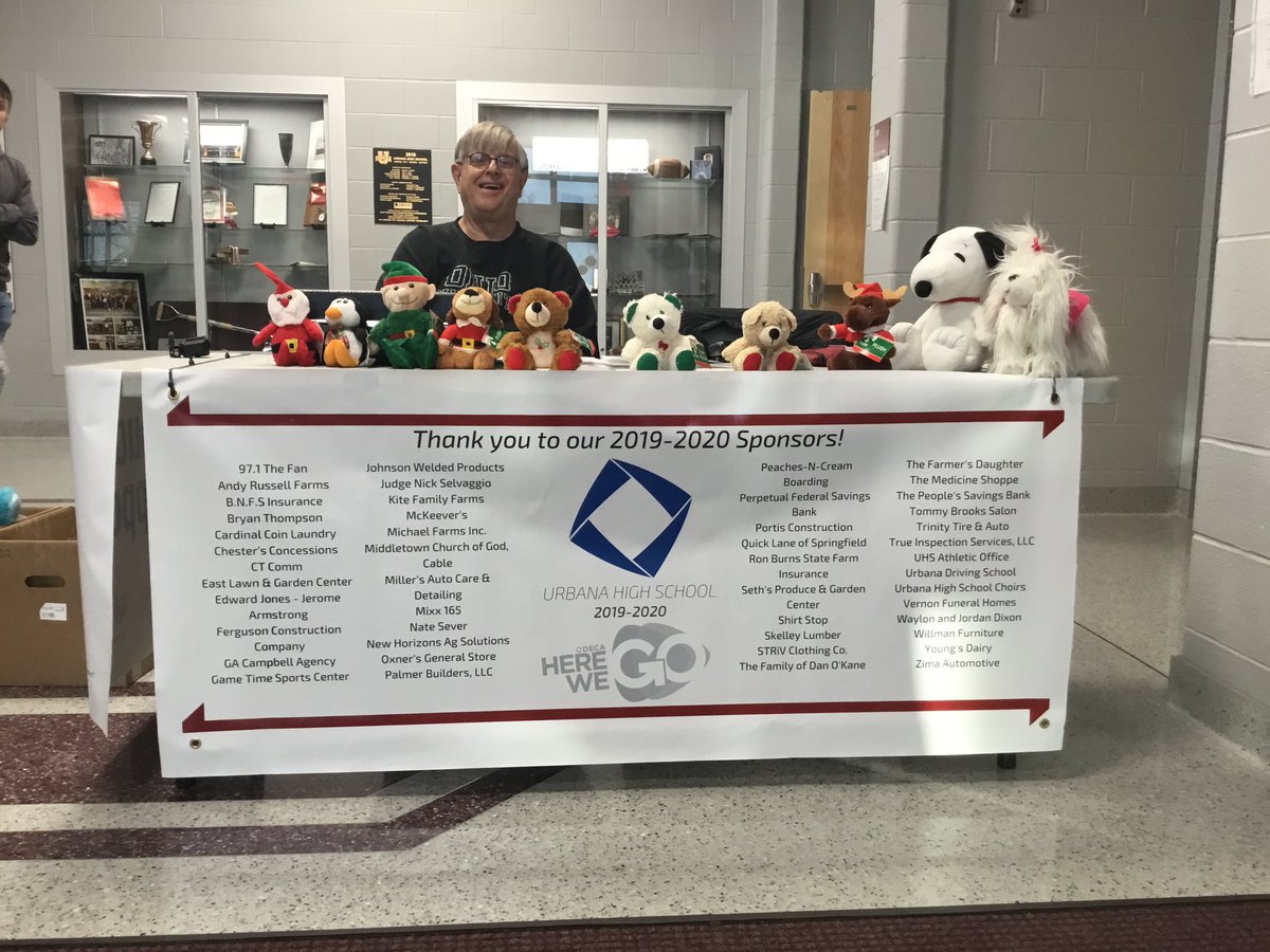 paigem271's tweet photo. Day 6 of #DECAICDCWeek is #DECAFlex @urbanadeca
my biggest DECA flex is definitely conducting a project that stocked our local food pantry AND donated a ton of stuffed animals to Nationwide Children’s Hospital and a local foster care system 🧸🥫 https://t.co/ReV2UUygjC