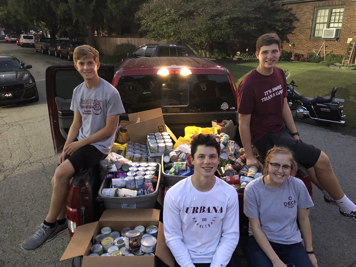 paigem271's tweet photo. Day 6 of #DECAICDCWeek is #DECAFlex @urbanadeca
my biggest DECA flex is definitely conducting a project that stocked our local food pantry AND donated a ton of stuffed animals to Nationwide Children’s Hospital and a local foster care system 🧸🥫 https://t.co/ReV2UUygjC