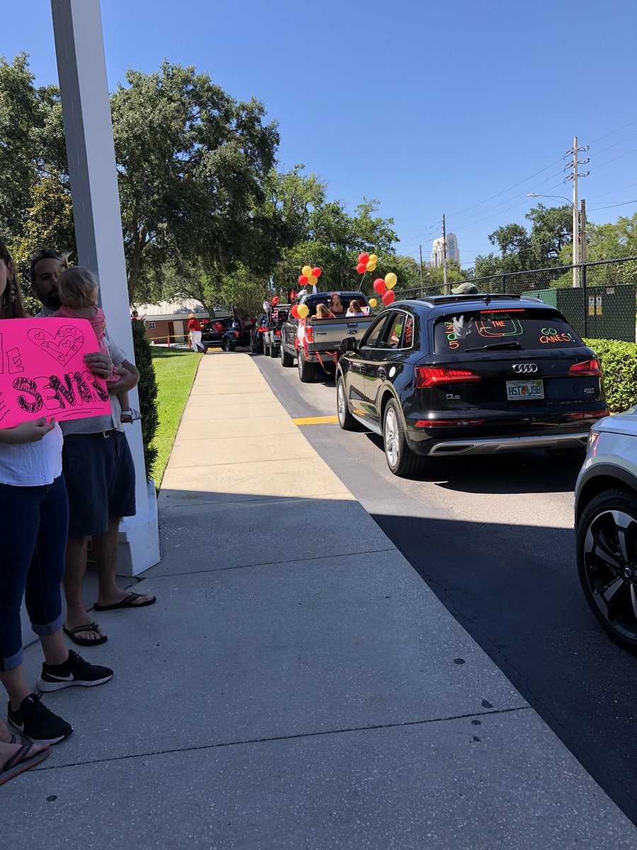 BNGoodman's tweet photo. Congratulations to the LHP Class of 2020! @lhpclassroom #lhps #classof2020 #seniorcarparade https://t.co/uIdBixcAiE