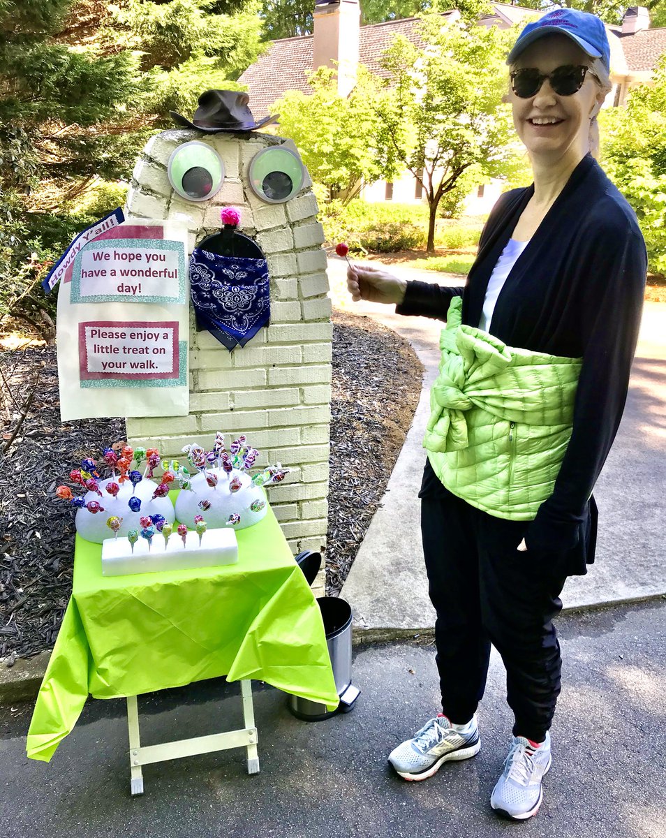 JohnBarrowMC's tweet photo. It’s so good when the youngest among us know how to make neighbors feel welcome. (Aren’t we ALL neighbors?) https://t.co/W5lnavkyGg