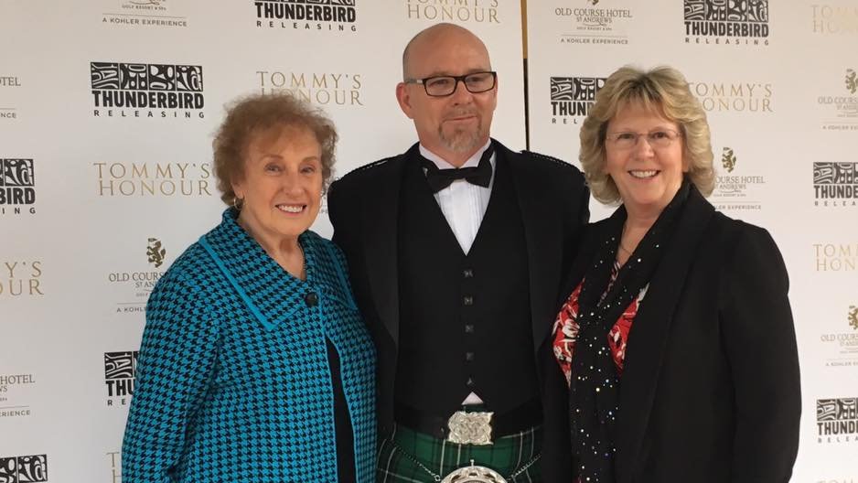 marionmasons's tweet photo. Looking forward to tonight's superb film on @BBCScotland with @JasonJasonjcon @TommysHonour.  Must watch, true story, amazing acting &amp; stunning scenery.  My Aunt &amp; I with Jason Connery, St Andrews 2017 @THEdTrust #OldTomMorris #YoungTommyMorris #TommysHonour https://t.co/FWIPTD2DCK