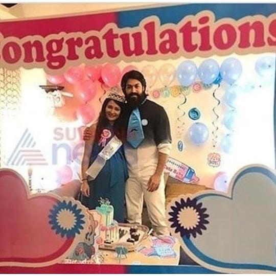 yashfanmahi's tweet photo. At the time of baby shower😋😘
@TheNameIsYash #RadhikaPandit #TheNameIsYash #SayHelloToRockingBaby #AyraYash https://t.co/mrofKBmkBN