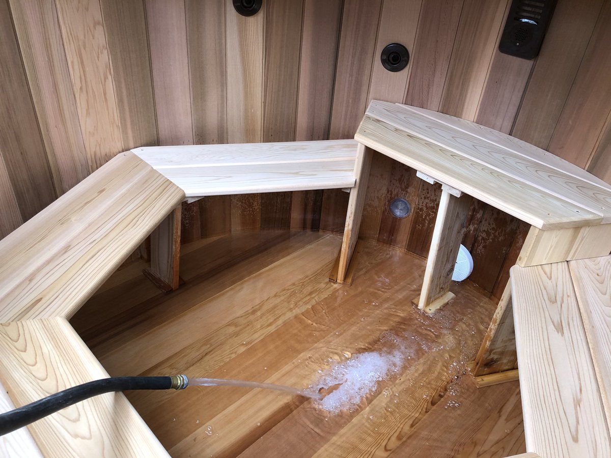 BrrTweed's tweet photo. The first sneak peak filling the new hot tub! https://t.co/fsLYQrqh2g