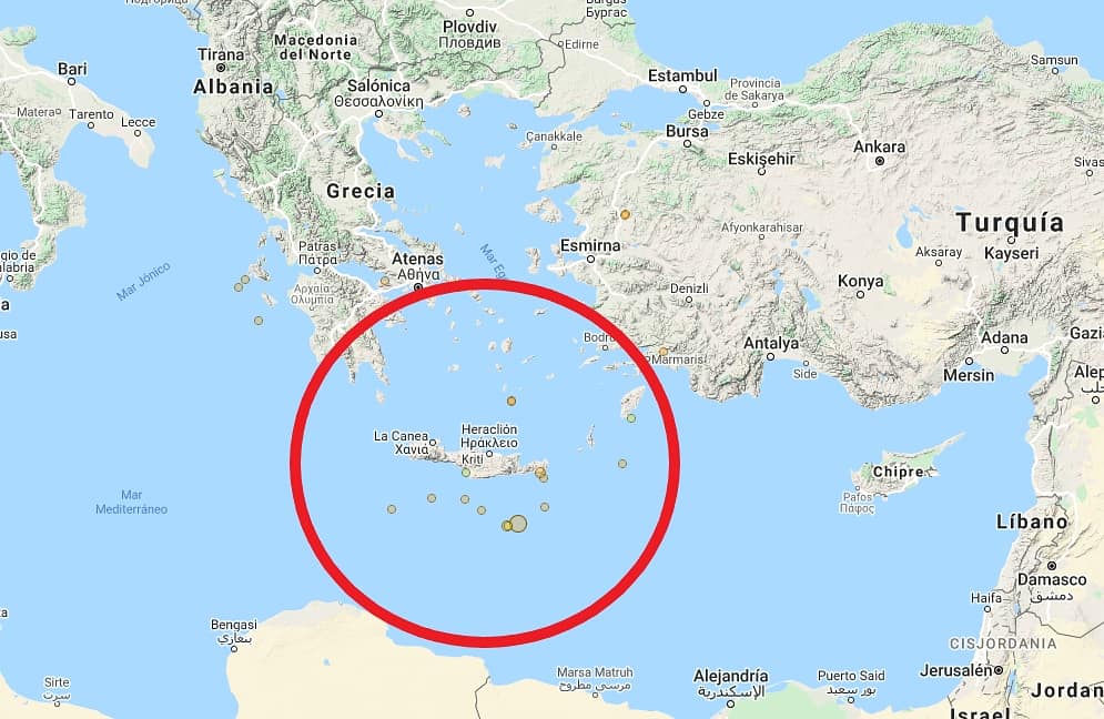 RedAlertaChile's tweet photo. 🌐 #Grecia 🇬🇷 el #Terremoto 6.6 M y V en escala de Mercalli, de hoy se sintió particularmente en #Lassithi y #Heraklion, causó un mini tsunami en la isla de #Chrysi #Gaidouronisi.
Fuente : Offsite 👇 Video
https://t.co/PZZoW5T9jO https://t.co/bt2JHDtEdZ