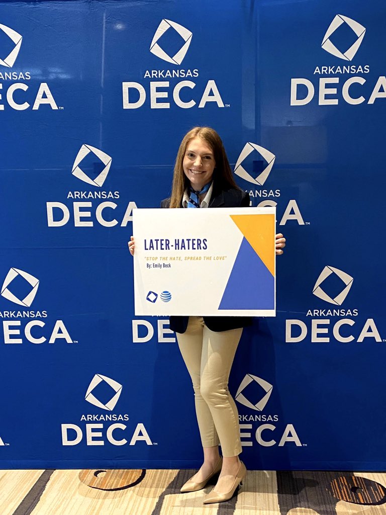 emilybec_k's tweet photo. My #DECAFlex is being elected to a state officer position and placing 1st at state for 2 years in a row! I’m so blessed to experience all that this organization has to offer! #DECAICDCWeek #NextLevel #weARdeca @DECAInc @pearidge_deca @ArkansasDECA https://t.co/mSfF70tFvp
