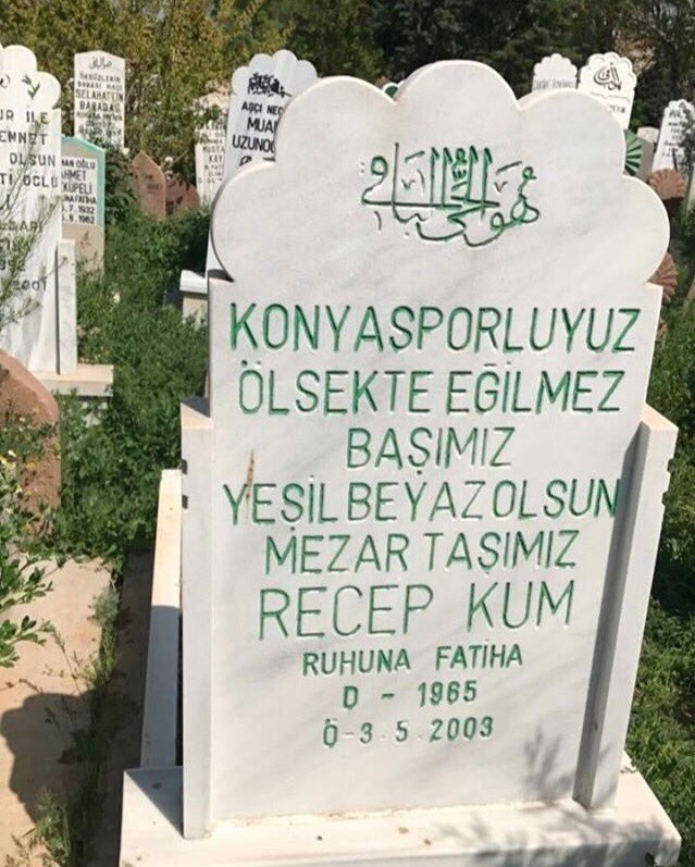OffensiveKNY's tweet photo. Senin elektirik direğine asarken vefat ettiğin bayrağı bizler istanbul boğazına astırdık Recep abim emanetinin mahşere kadar bekcisi olacağız. Yattığın yer nur mekanın cennet olsun.
03.05.2003 https://t.co/X27xia658X