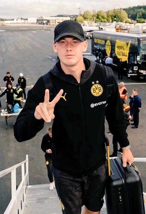 Alles Gute zum Geburtstag <a href="/JulianBrandt/">𝖘𝖆𝖚𝖇𝖊𝖗𝖊𝖗 𝖘𝖑𝖔𝖜𝖊𝖓𝖊 🇸🇮</a>