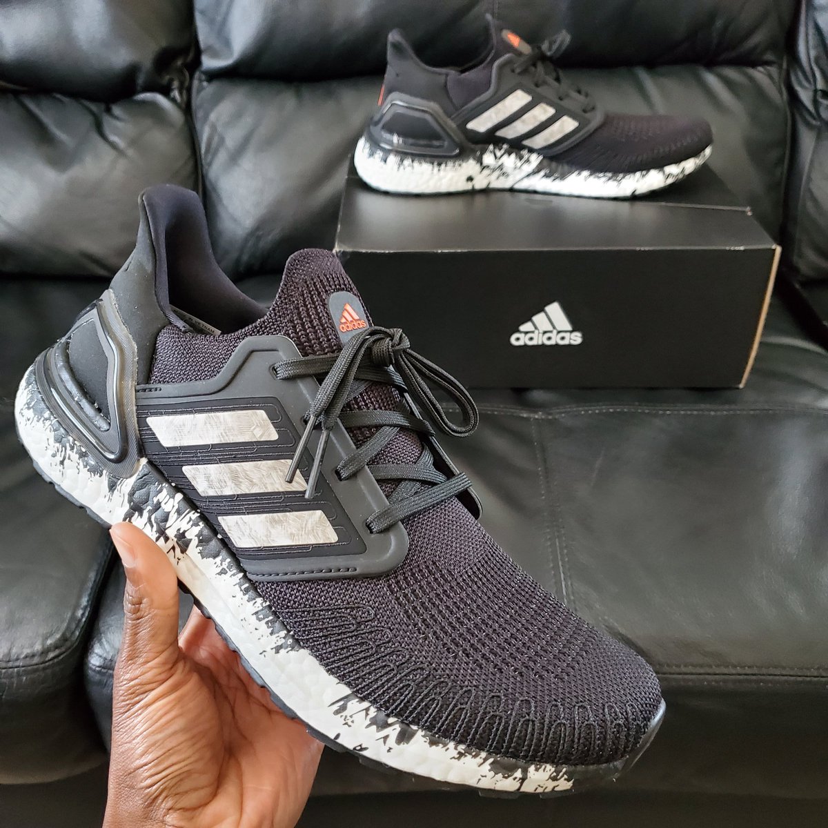 susd4life's tweet photo. a recent pickup from @FinishLine. the @adidas #ultraboost20. if you're looking for a review #linkinbio
#boostislife #YouTuber https://t.co/hETBU82hRy
