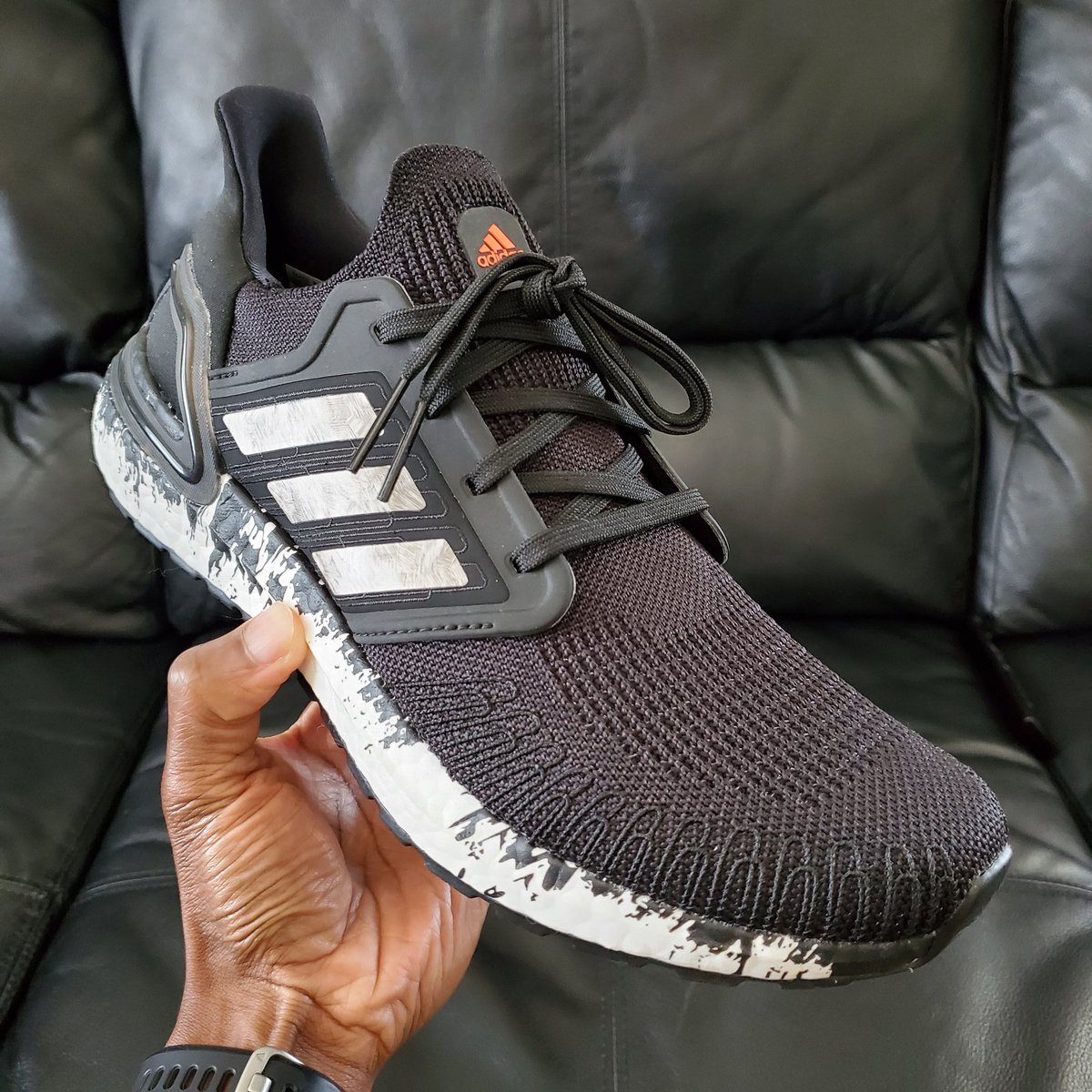 susd4life's tweet photo. a recent pickup from @FinishLine. the @adidas #ultraboost20. if you're looking for a review #linkinbio
#boostislife #YouTuber https://t.co/hETBU82hRy
