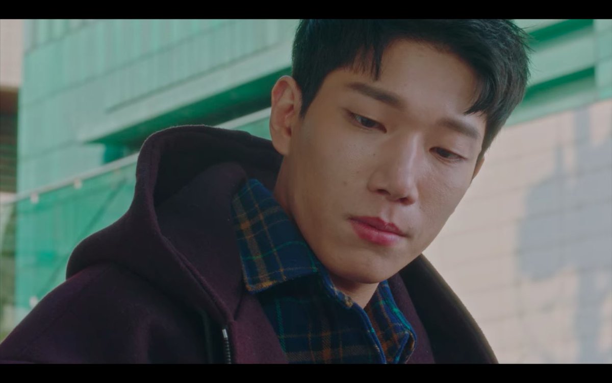 I’m pretty sure Shin Jae is an important key to the parallel world mystery. Both Corea Shin Jae and and Korea Shin Jae is the same person. It can be seen that both of them texted Tae Eul. The borders of the parallel world become blurry when it comes to him #TheKingEternalMonarch