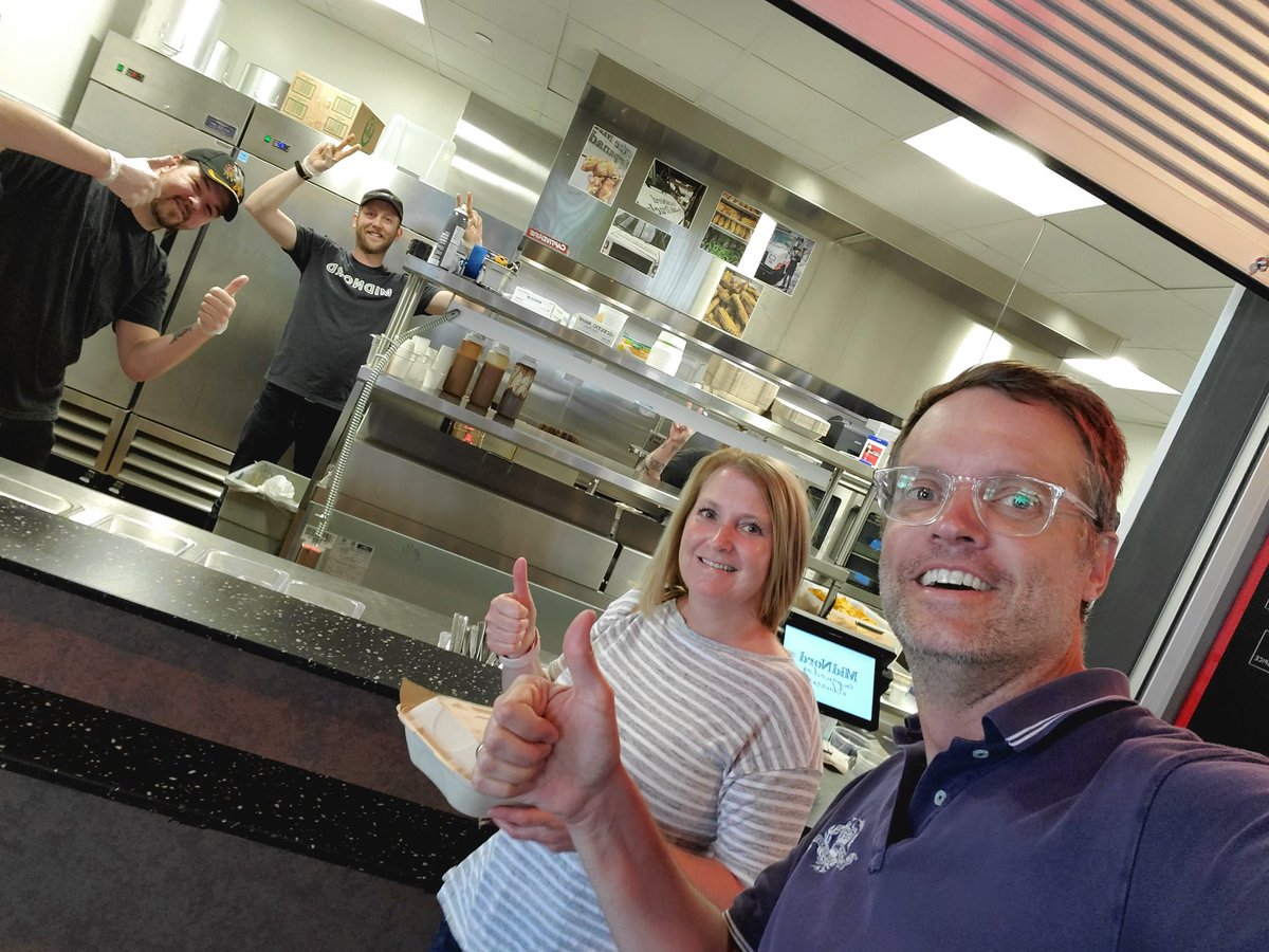 ChesterHildeBr3's tweet photo. .@Jacob_Frey time to get over to @MidNordTrucks pick up the best empanadas and churros plus grab a bizingo card. @IsoBIZingo #bestcityinamerica #onlyinmn #minneapolis #supportlocal https://t.co/28tdJZLs5l