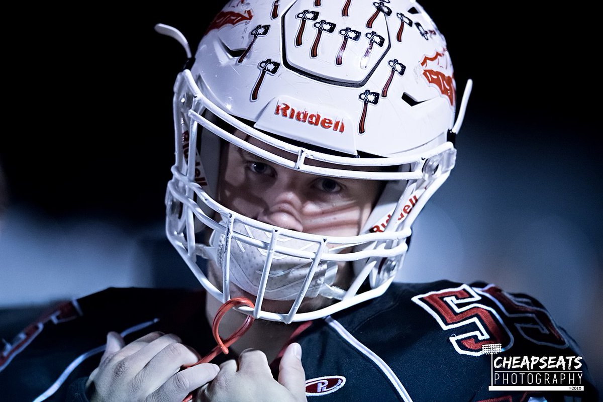 CheapSeatsPhoto's tweet photo. Please keep the Waters Family in your hearts, thoughts, &amp; especially your prayers. @chase_waters10 we're going to miss your smile, laugh, but mostly those big Chase Waters bear hugs! WE LOVE YOU! #family @fox_warrior @FoxHSActivities  @rsherp @Waters16Jacob #55Forever https://t.co/ZgcU641gUu