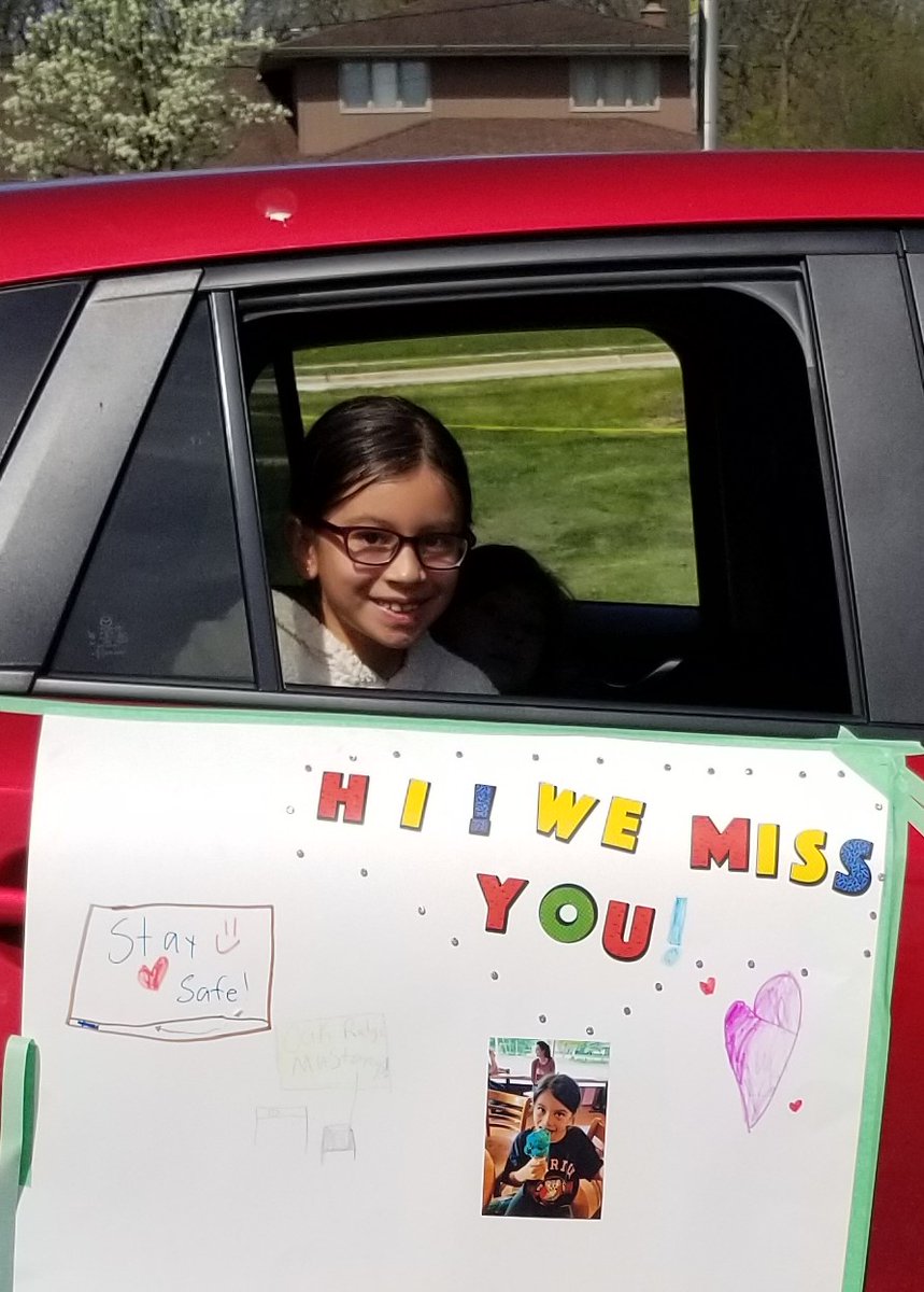 Such a special morning at Oak Ridge's Parking Lot Parade! I was so happy to see so many of my students and their families! I miss all of my students and can't wait to be back at Oak Ridge learning together! 💙🐴💛 #oakridgemustangs @Ms_Pratl @MSkrobinRead  @OakRidgeNPD117