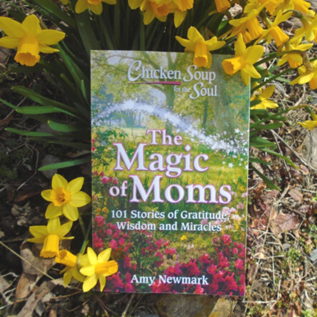 ChickenSoupSoul's tweet photo. Share the magic with the moms in your life! Our new moms book is full of heartwarming stories that capture the wisdom of moms. https://t.co/Yb1MS0rIvt #CSSTheMagicofMoms
(📷: Contributing writer, @Jill__Burns) https://t.co/Cqyelk6ZcV