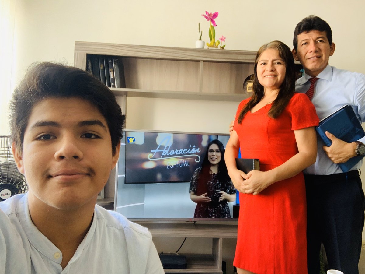 LeroyChanducas's tweet photo. La vida cristiana comienza con la idea fundamental que Dios existe. Entonces camina con Él reconociendo su presencia, teniendo necesidad de su dirección, desarrollando tu amistad orando y testificando de su amor como lo hizo Enoc. #AvanzandoConFe 🙏
#AdoraciónEspecial https://t.co/uylZ2RH14E