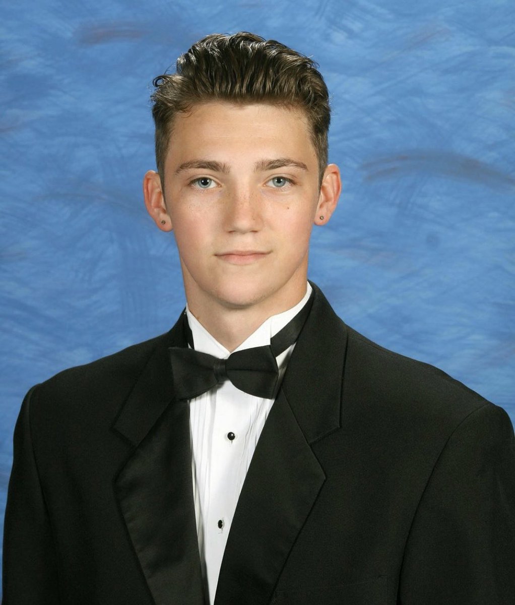 ClaibCouncil's tweet photo. The class of 2018 would like to express their sincere condolences with the family of their classmate, Joshua Holden Barnwell. He was an Army Trooper, student-athlete, brother, and, most importantly, a light and friend to all. He will be greatly missed. ❤️ https://t.co/AGKKI6OrPf