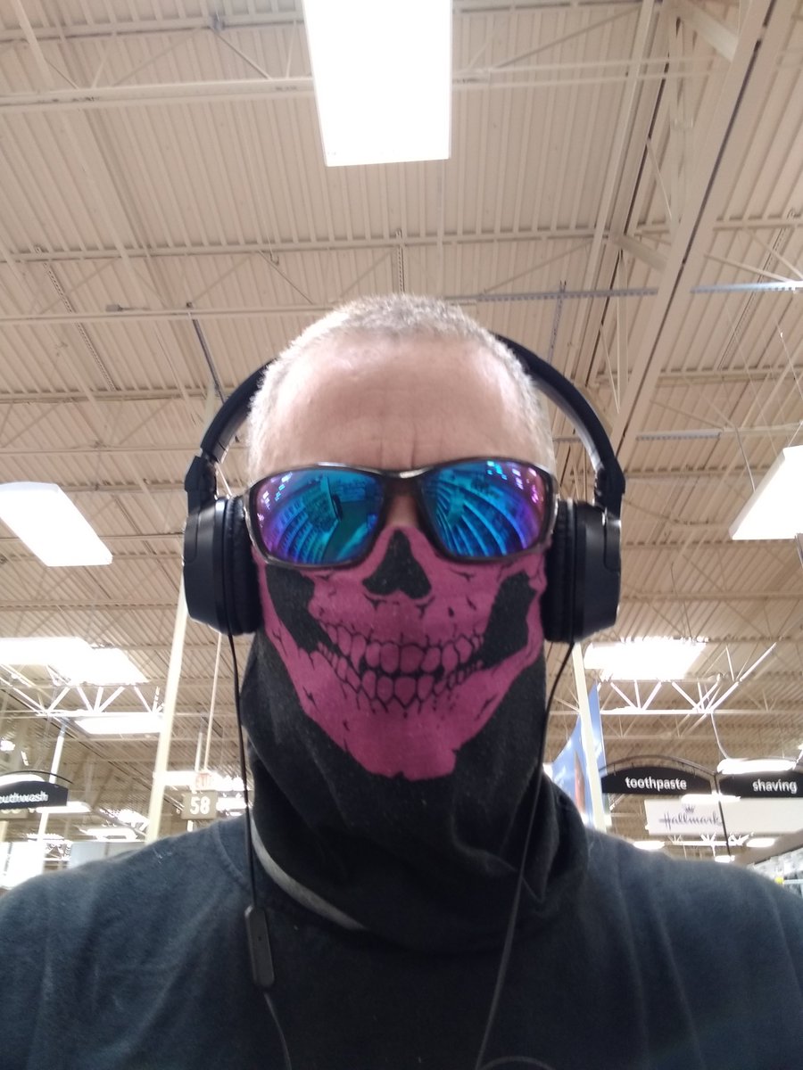 willymurder's tweet photo. @realDonaldTrump Social distancing at Kroger's in Troy Ohio https://t.co/GyHwJSflmc