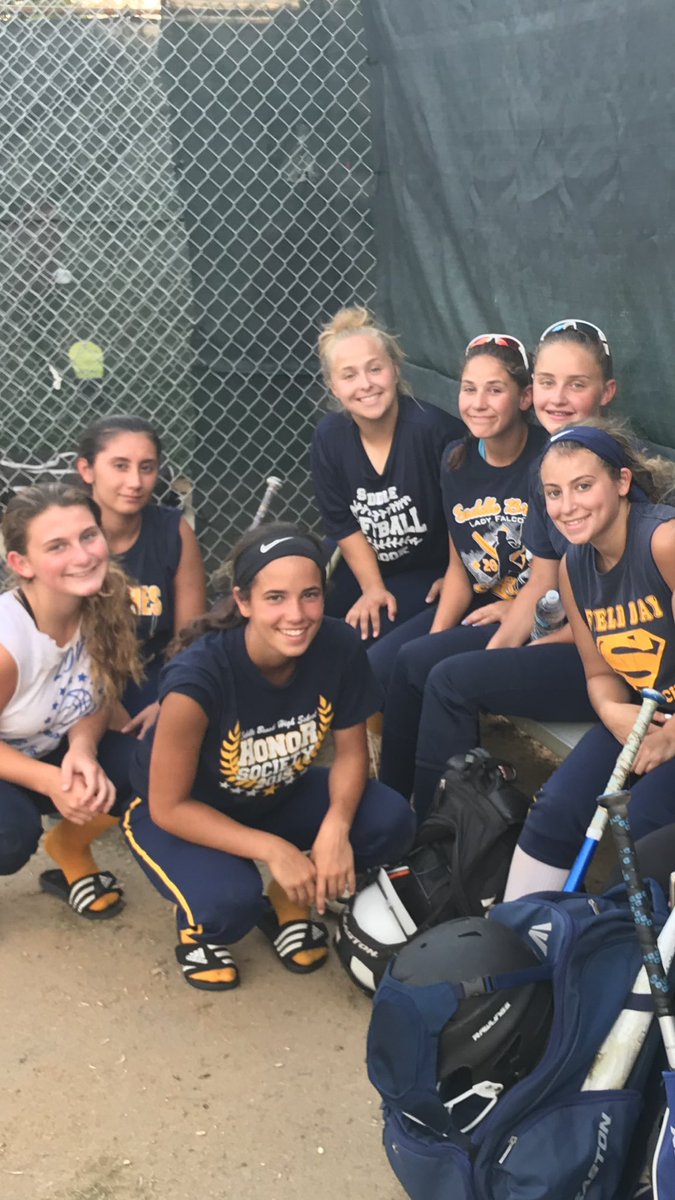 SBHSSoftball's tweet photo. Happy Birthday to the dynamic duo! #holdtherope #2020 https://t.co/KamBcjAqAW