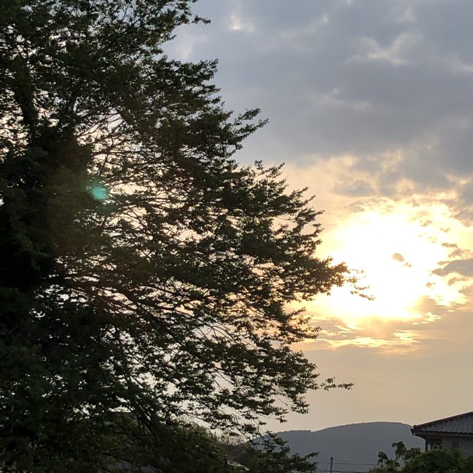 暗雲と夕日のtwitterイラスト検索結果 古い順 暗雲と夕日のtwitterイラスト検索結果 古い順