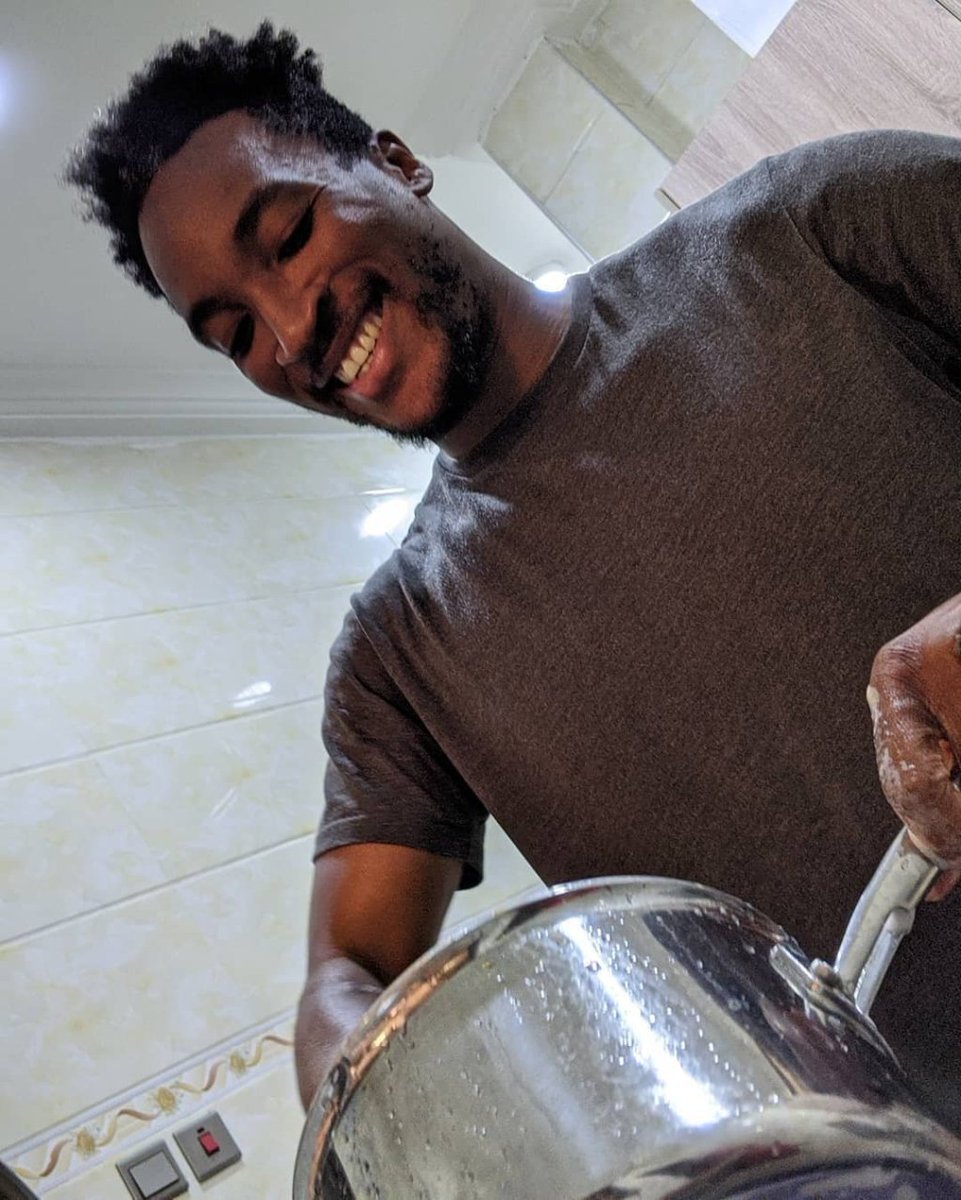 imustalk's tweet photo. Gender equality: I cook, wash plates and bathroom in my house – Actor Akah Nnani |(Photos) https://t.co/ru5Y7DvflK https://t.co/dsVk5xQQXf
