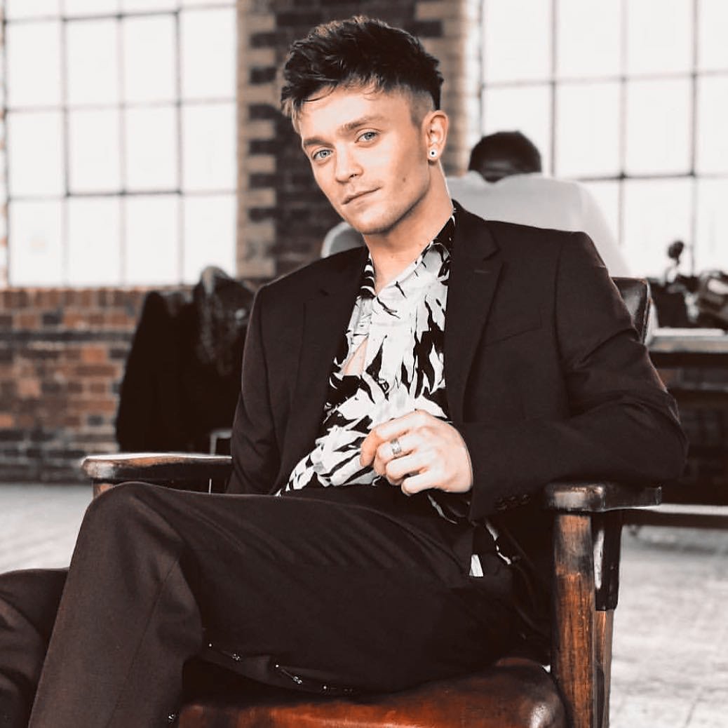 sloganshy's tweet photo. ㅤㅤ
ㅤㅤ❛ let me wander with the ones
ㅤㅤㅤ  who are tangled in stars
ㅤㅤㅤ  and tethered to promise. ❜
ㅤㅤ
ㅤㅤㅤㅤㅤ⌈ #BodaCharlec ⌋
ㅤㅤㅤㅤㅤ https://t.co/tcRD5JGxe4