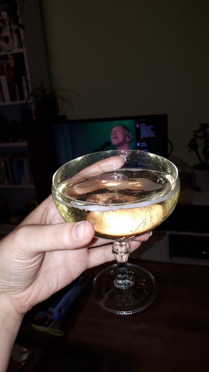 exilbohne's tweet photo. Keine #Pommes und auch kein #Champagner aber trotzdem "Pommes un Champagner" #Kasalla #GrooveBar #Kölle #Jena https://t.co/kz1kaR7lPf