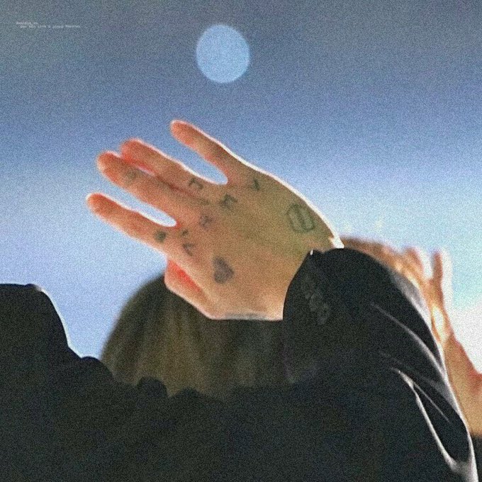 _Gerardolaramx's tweet photo. Admiren las hermosas Manitas de Kookie!!! 🥰 RT por cada #ARMY que ama sus Manitas! 😊 https://t.co/5z4TxvjQt9