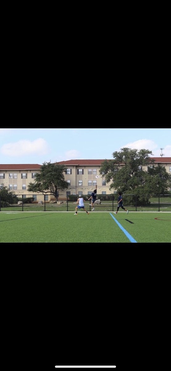 UTSAulti's tweet photo. First off we have big brain big leg @Harrison_G15 As the RETURNING president/team captain of UTSA Velox Ultimate. He’s been in this sports many a years and contributes a large part to what this team is today. https://t.co/tT1YsPPece