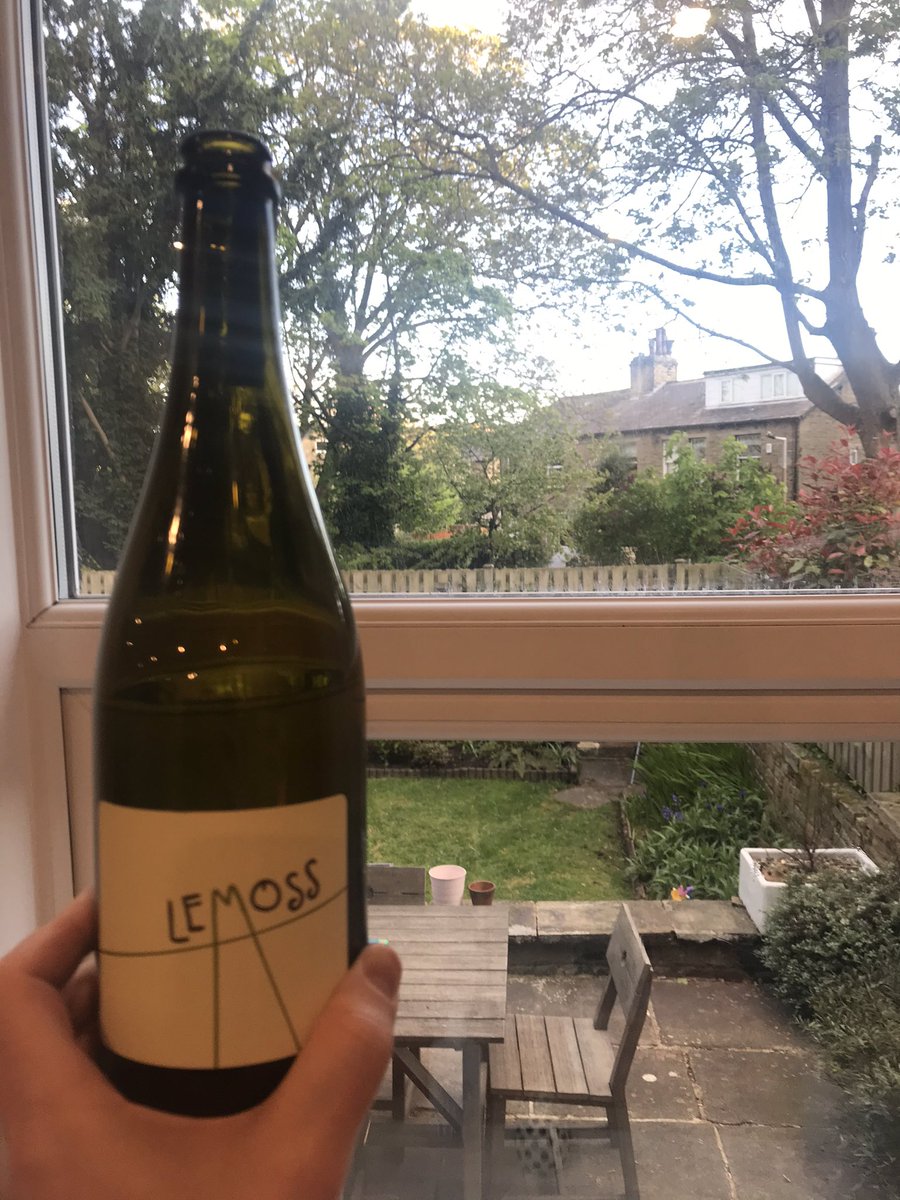 tommojenner's tweet photo. Wherever you can - support local businesses like @shipleytriangle. Delicious curated wine and beer delivered straight to your door!! Yum yum yum!! https://t.co/f689Xq2jQR