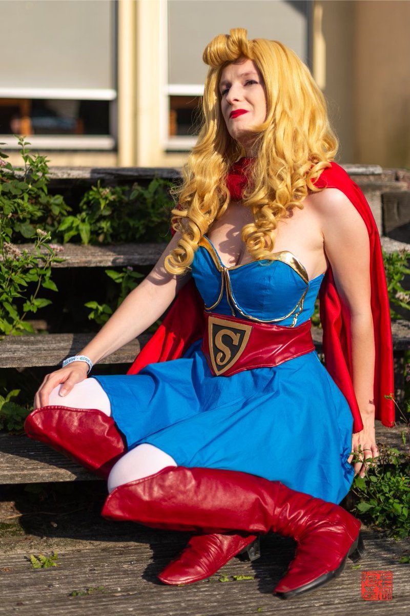 FoodAndCosplay's tweet photo. DC Bombshell Supergirl
Cosplay by lilymeadow.cosplay (IG)
Photos by @FoodAndCosplay
Taken at @OfficialViencon 19
#bombshellcosplay #bombshellsupergirl #cosplay #bombshellsquad #dcbombshells #dccomics #dccosplay #supergirl #supergirlcosplay https://t.co/ljiuXgmLYJ