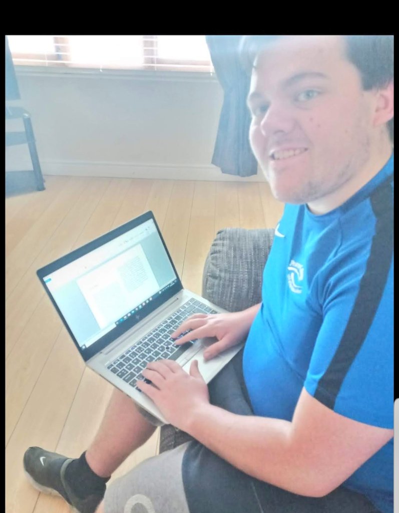 Some amazing work being done during the covid19. This is Adam Murphy Ryan from soccer year 1 ⚽️ Adams laptop was broken. No problem. Pearse principal @TriciaOKeeffe to the rescue 💫 Adam can now complete his assignments with a loan of a college laptop. Good luck Adam 👍🏻