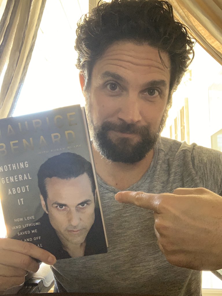 BrandonBarash's tweet photo. This man @MauriceBenard. So proud to have shared a soundstage (and a few Port Charles women) with this fella. It’s one thing to conquer mental illness like a hero, but another to write about it and bare your soul on the pages of your own book. Proud of you, Mo. Get this book! https://t.co/eBJA7Ct0DD