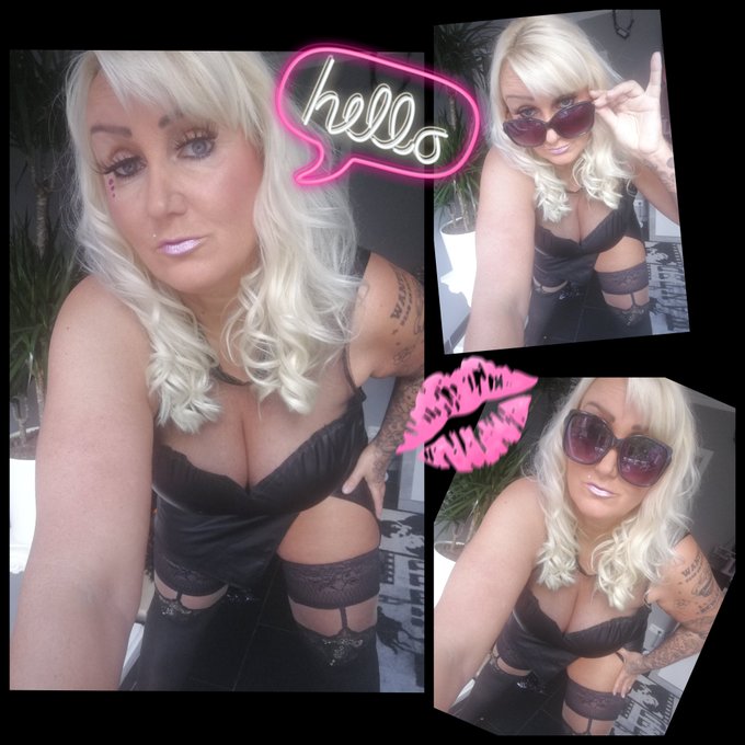 Agentin Kitty 007 auf Mission für die geilheit 🤣
#StayAtHome #bigboobs #sexy #sexyladys #selfi #blondisbeautiful
