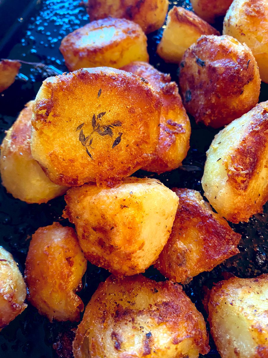 Nortonios's tweet photo. Twitter do your work and show me better roasties????? I’ll give you an hour 🔥🔥 https://t.co/zRBknyJ0RM