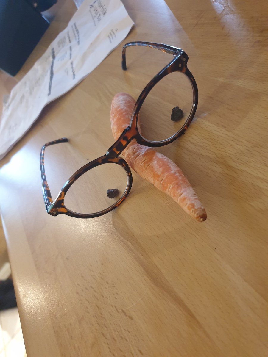 JillRoberson14's tweet photo. Hubs (artistic?) Creation entitled 'night vision with carrot' what am I bid? #lockdownart #artbutnotasweknowit #finallycracked @SamCordell01 @MikeLiggins @MarkourbseBID https://t.co/Jldz7yXdI3