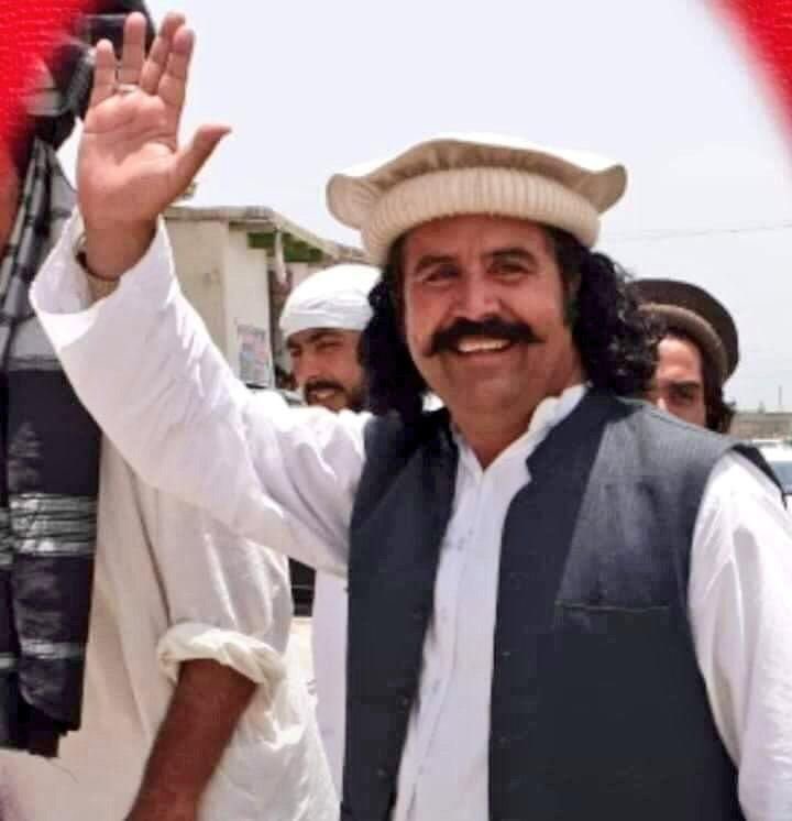 DMBaloch_'s tweet photo. We condemn the brutal murder of PTM leader #ArifWazir by State backed militants in Waziristan. We show our solidarity with Pashtuns in this difficult time. Only way for oppressed nations is to be on the same page in the freedom movement and strive to get rid up from Pakistan. https://t.co/J1PLKAbliu