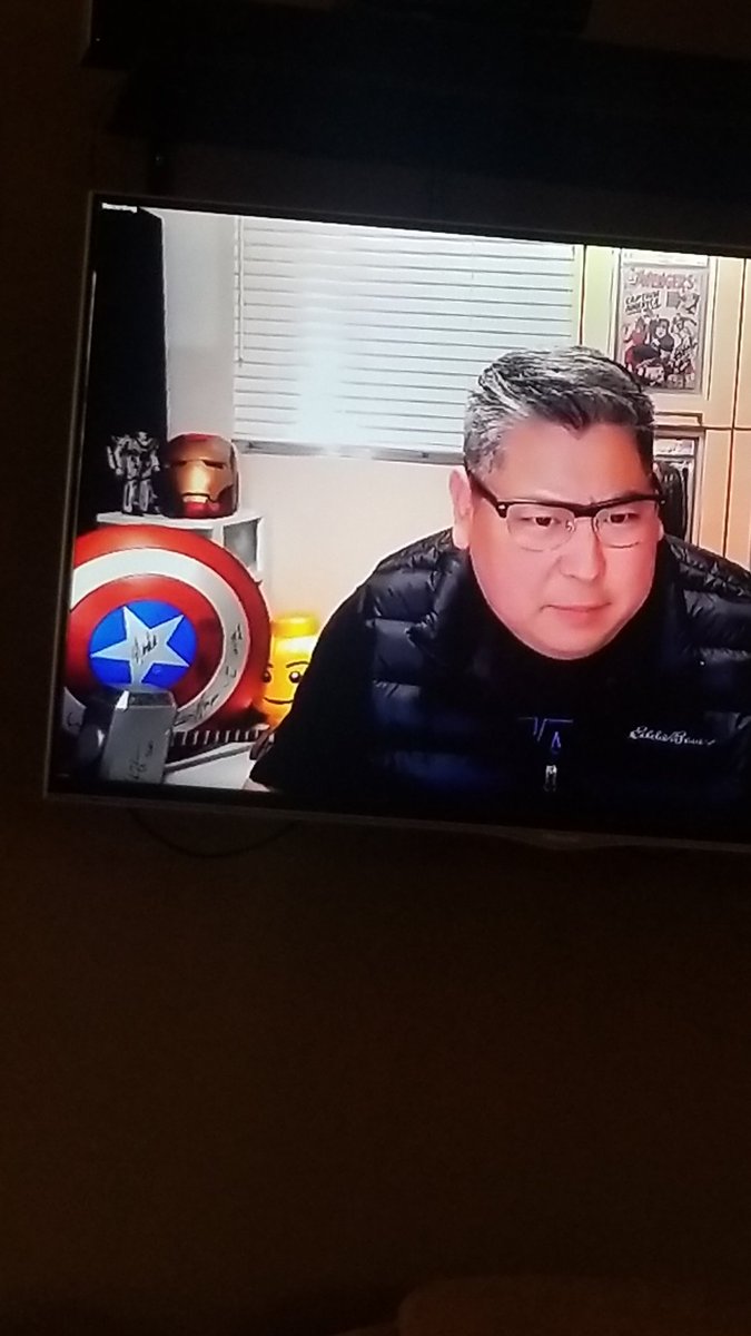 YTeamking's tweet photo. Whose signatures do you have on Captain America shield? @CaptainAmerica @Eugene_Hong #momentumonline https://t.co/iYLgZNQUzm