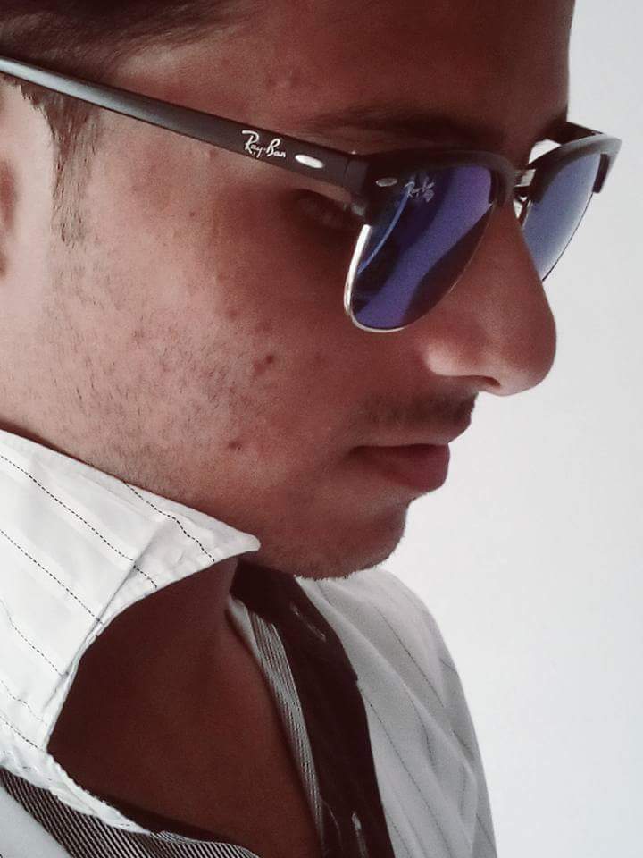 saroshofficials's tweet photo. -via #photography_by @mohdshaheer48 📸
#sarosh #saroshofficials #instagram #bike #bikerider #bikelover #photography #photographer #model #style #sunglasses #photoshoot #travel #brand #sunglasseslover #fashionmodel #uniquephotography #fashion #love #kanpur #uttarpradesh #india https://t.co/GREnFjqcHc