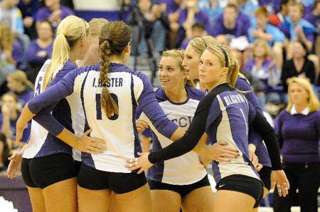 The #SaturdayShowcase features the 2009 squad, the first team in program history to reach the NCAA Tournament!

These Horned Frogs posted a program-best 27 wins. We’ll hear more from this historic group in future weeks.

#GoFrogs🐸🏐