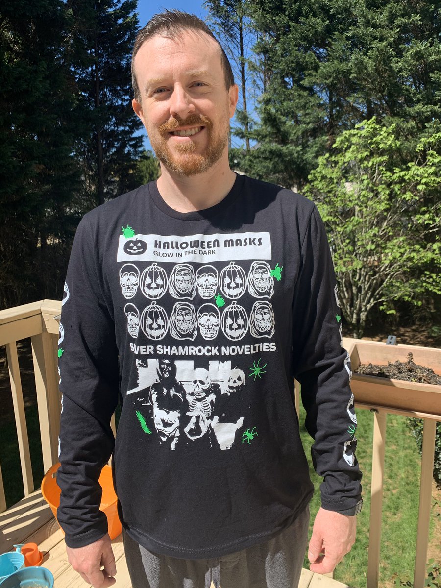 RyanWBenson's tweet photo. Great day for enjoying both the sun and this great Silver Shamrock shirt from Ratknife.
Awesome design and incredibly comfortable. https://t.co/Vl3zC7pA0O
#halloweeneveryday #horrormovies #horror #smallbusiness #silvershamrock #halloween #tshirt #ratknife #custom #horrormerch https://t.co/EsYkcLHty1