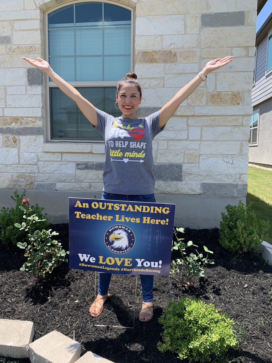 MrsSoniaRuiz6's tweet photo. Thanks Howsman and PTA❤️! Great surprise! Thanks Aida and my beautiful girls😍. Proud to be a Howsman Eagle 🦅.#howsmanlegends @NISDHowsman https://t.co/z0GJcnVVdp