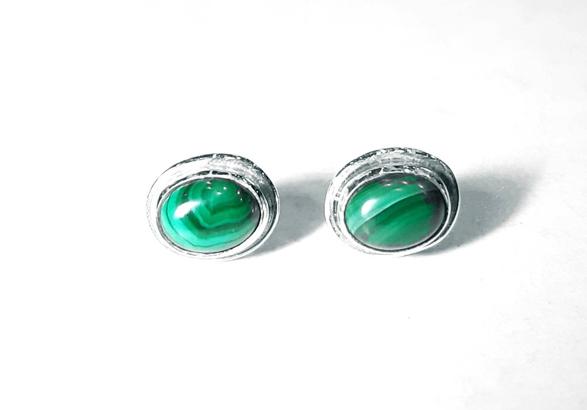 PLANITISGI's tweet photo. Malachite sterling silver studs 925 silver Gemstone earrings Healing crystals Semiprecious stones Gems Natural stones Wedding jewelry #silver #earrings #etsy #jewelry #sterlingsilverstud #malachiteearrings https://t.co/QEStKsiDVA https://t.co/gVPdhadGmx