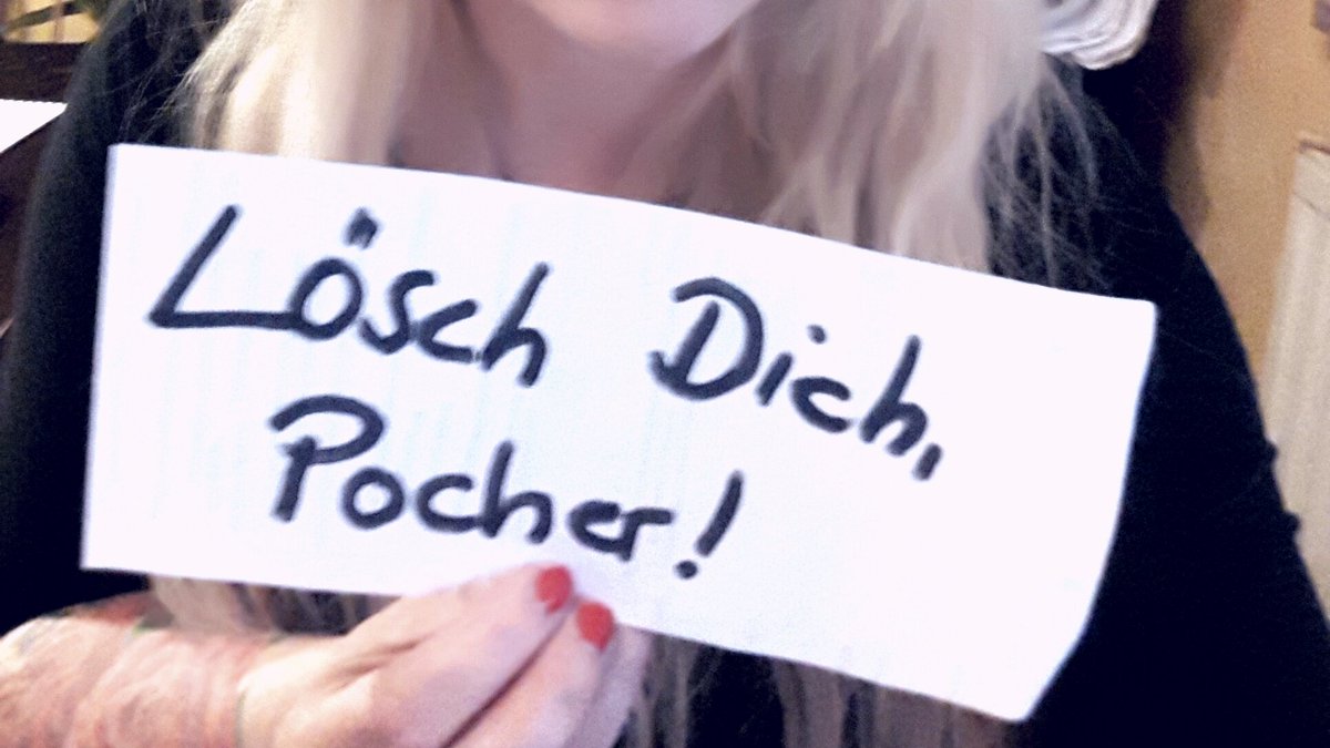 Ist euch klar, dass <a href="/oliverpocher/">Oliver Pocher</a> in seinem neuesten Video zwei öffentlich bekannte Frauen gegen deren Willen als Exprostituierte und Expornodarstellerin outet, von ihnen solche Bilder&amp;Videos von ihnen zeigt? Das macht revenge porn jetzt richtig schön salonfähig. #löschdichpocher