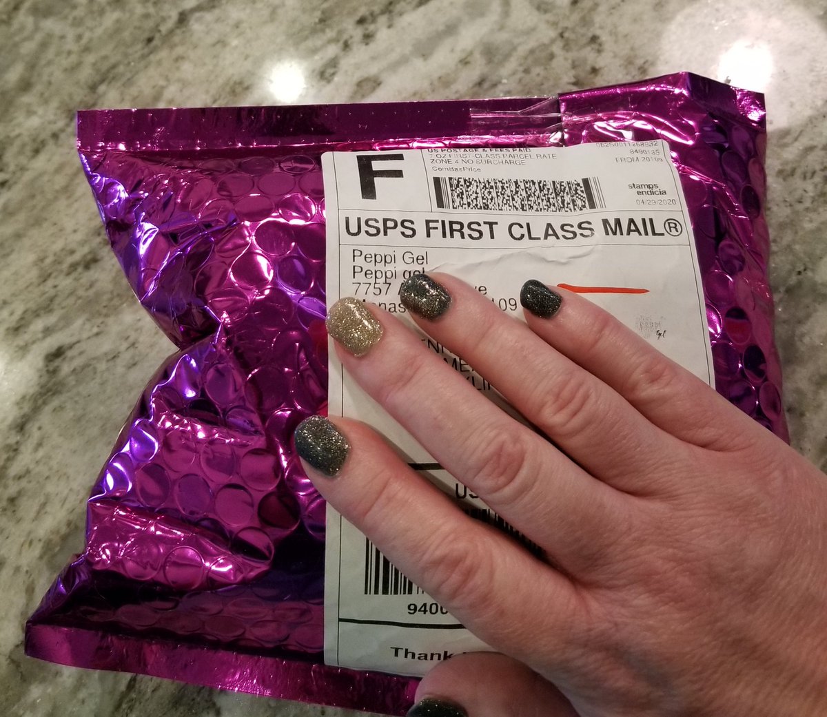 moodyrxswan's tweet photo. #PeppiGel! You have no idea how much joy these shiny, bubblewrap packages bring me! Even though the girl at @ChickfilA complimented my nails at lunchtime, I'm still gonna' redo them tonight w/my new colors!! #StayAtHomeWin #DipPowderNails https://t.co/L3MoqTMIwS