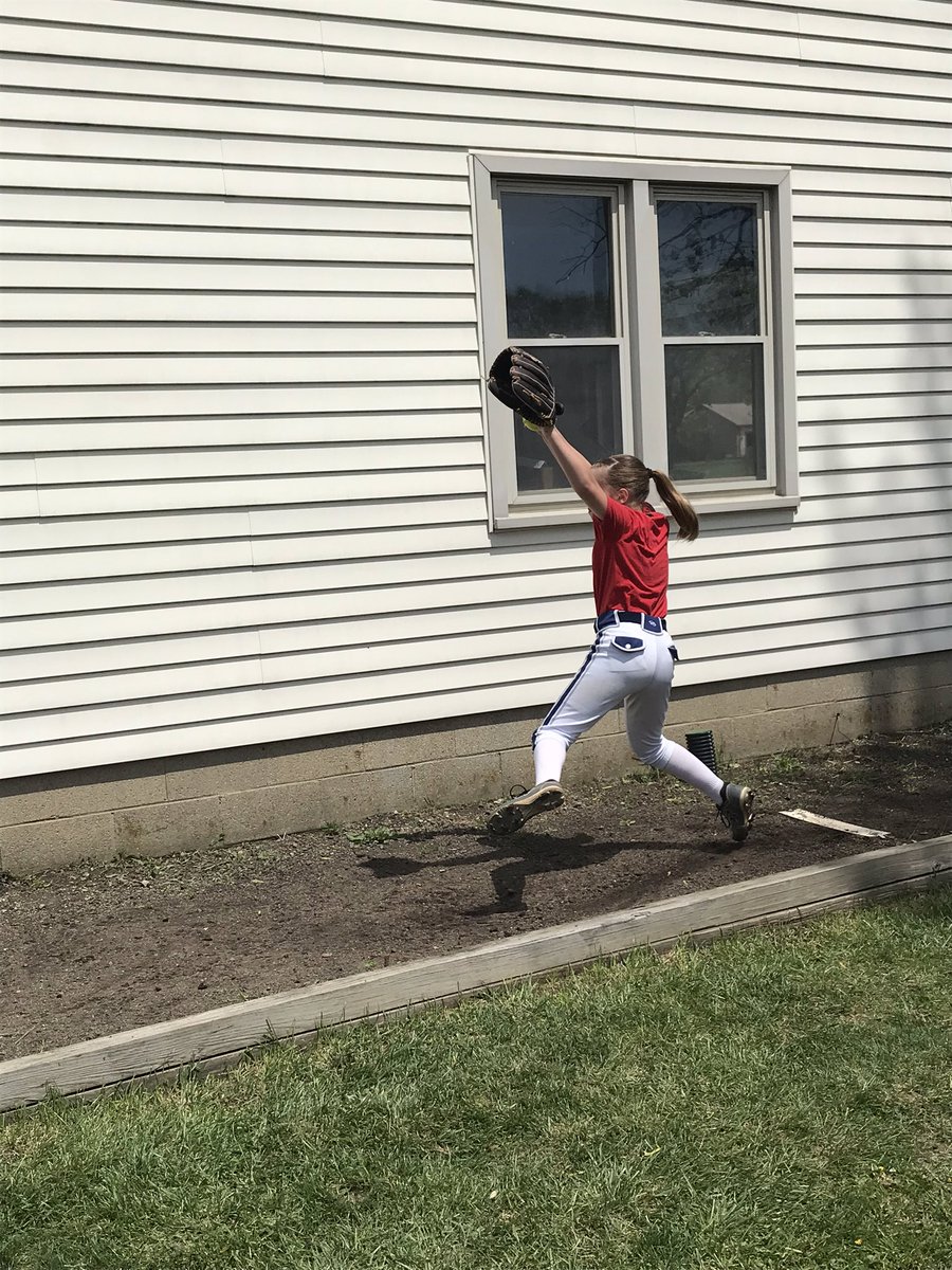 ohiostingrays08's tweet photo. 2026 Pitchers Addison Mickey, Ava Horn and Micah Mann will be ready when this quarantine is over! They are killing it! #raygame https://t.co/X5bJ39NNJQ