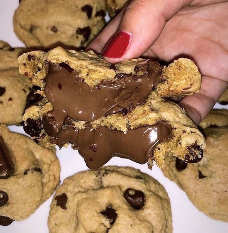 justfood's tweet photo. nutella stuffed chocolate chip cookies https://t.co/lfL6g6e8Qc