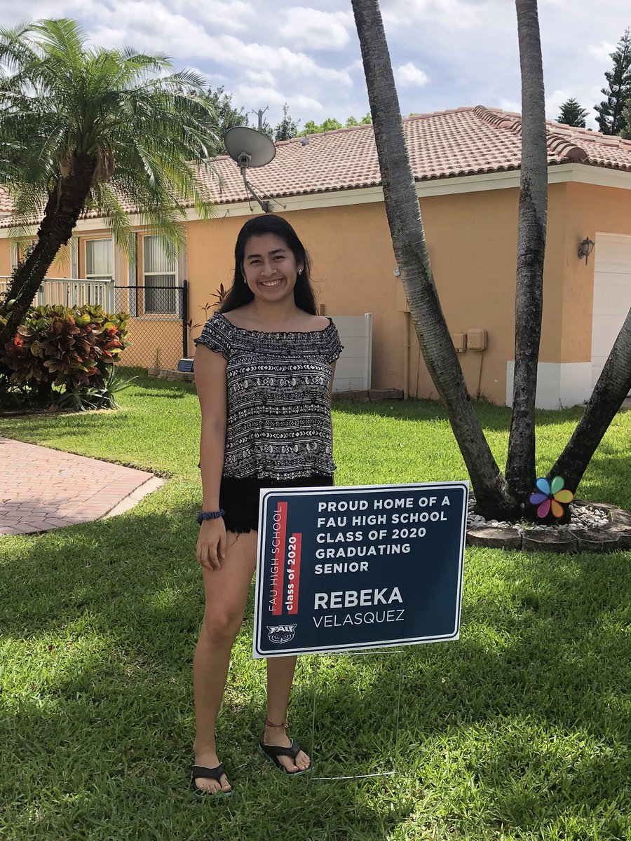 AmyTift's tweet photo. Last group of sign drop offs. Congrats to these #fauhsgrad2020! @ADHUS_FAUHS #owlsignite #owlsimpact https://t.co/DvZSyRcmDw
