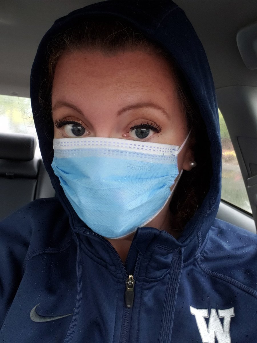 BFuzzULuvMEBeth's tweet photo. I look like a ninja. Not like a regular ninja, a cool ninja. https://t.co/8AcOoikZIe