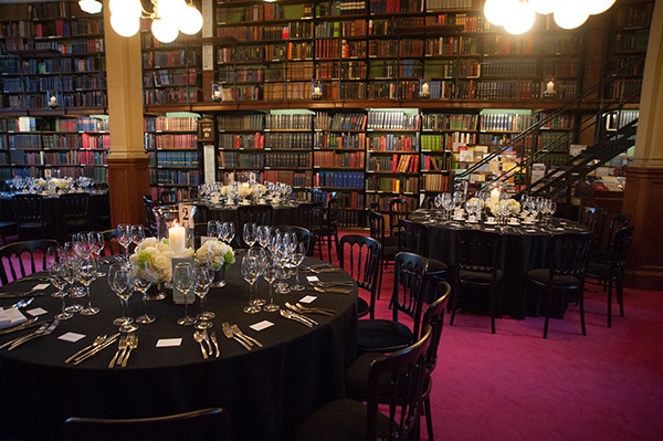 BookTasters's tweet photo. The London Library. Boasting rooms such as a Victorian Reading Room, a Time Room with 200-year-old original copies, more than one million books and periodicals in over 50 languages, you could definitely lose yourself in the literature. 🏛️🖤
#readingplaces #Libraries https://t.co/CbS5iRDm0H