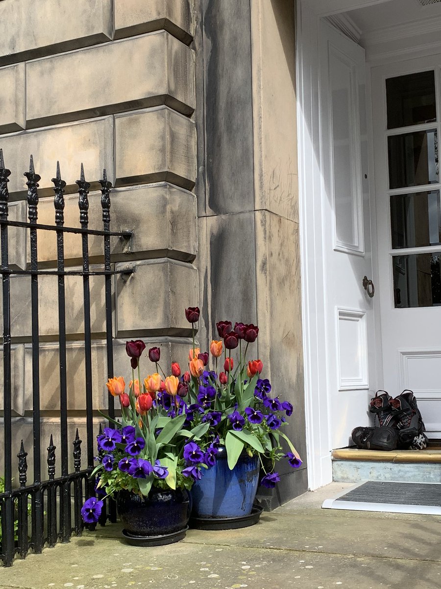 lucynorris1's tweet photo. Moray Place #morayplace #edinburghnewtown https://t.co/VNHZjRexYH